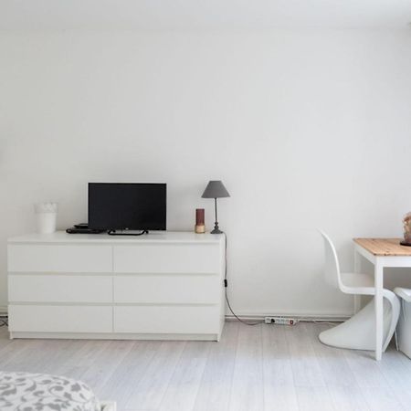 Spacious Studio In The Center Of Montmartre Paris Exterior photo
