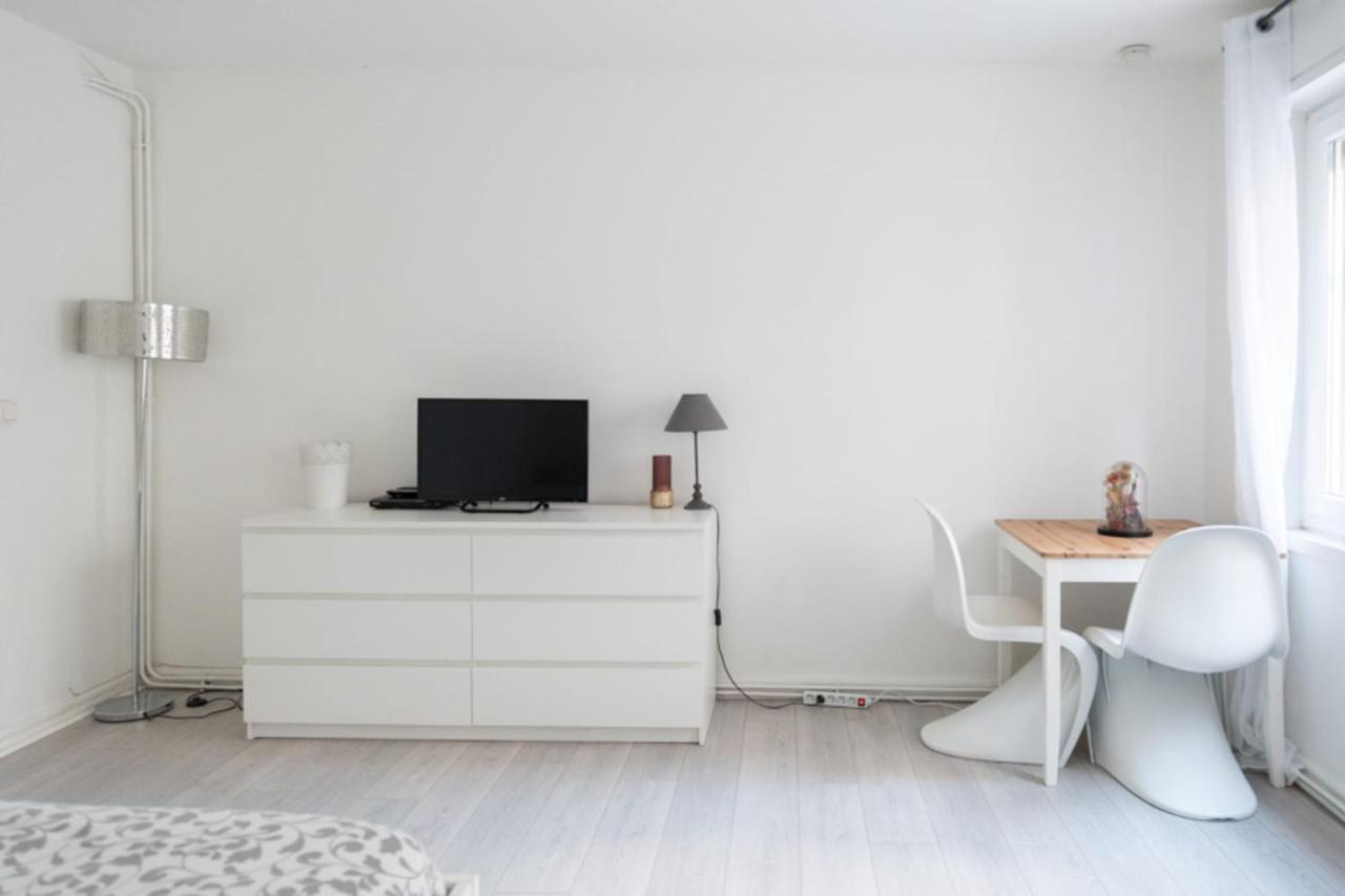 Spacious Studio In The Center Of Montmartre Paris Exterior photo